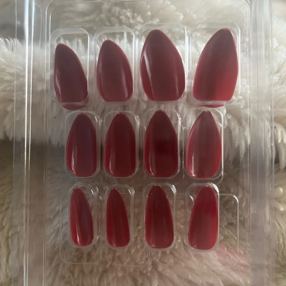 DIY press on‎ burgundy nails, glitter
